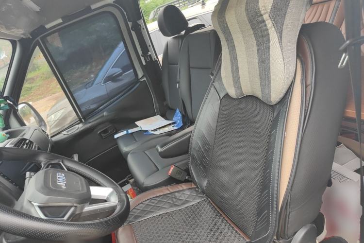 Used JMC Transit 2021 2.8T Space King Taurus Short Wheelbase Mid-Height 6-Seater Diesel Euro VI JX493 Left Front Seat