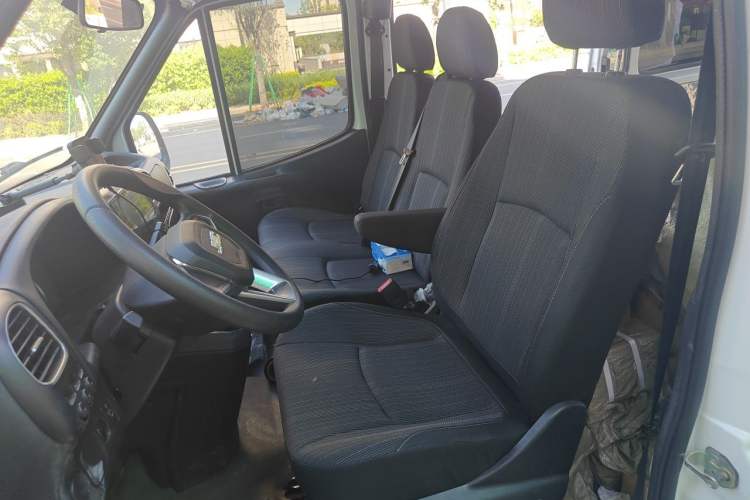 Used JMC Transit 2021 2.8T Space King Taurus Short Wheelbase Mid-Height 6-Seater Diesel Euro VI JX493 Left Front Seat