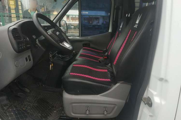 Used JMC Transit 2021 2.8T Space King Standard Version Short Wheelbase Mid-Height Roof 6-Seater Diesel Euro VI JX493 Left Front Seat