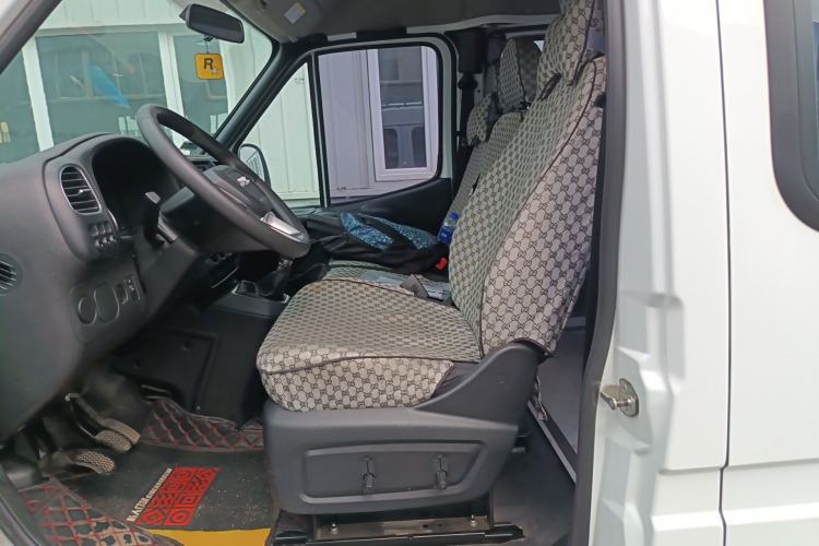Used JMC Transit 2021 2.8T Space King Standard Version Short Wheelbase Mid-Height Roof 6-Seater Diesel Euro VI JX493 Left Front Seat
