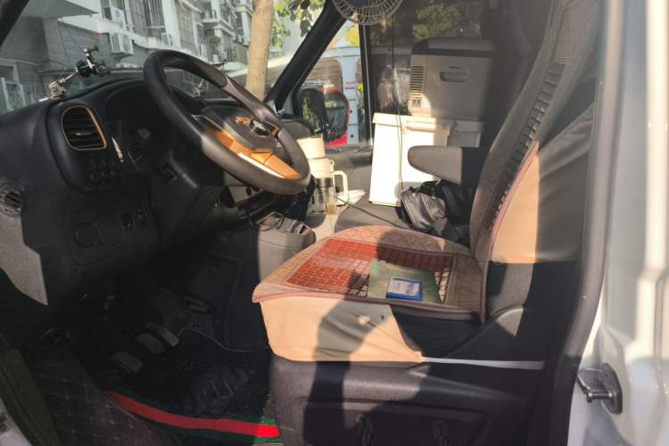 Used JMC Transit 2021 2.8T Space King Taurus Long Wheelbase Mid-Height Roof Rear Single Tire 3-Seater Diesel China VI Emission Standard JX493 Left Front Seat