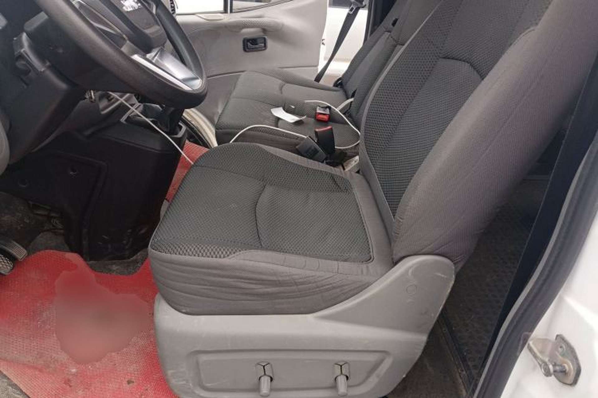 Used JMC Transit 2021 2.8T Space King Standard Version Short Wheelbase Mid-Height Roof 6-Seater Diesel Euro VI JX493 Left Front Seat