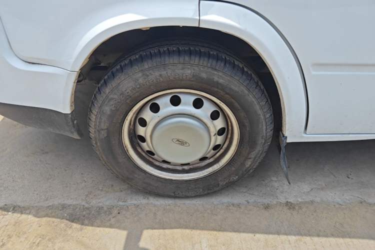 Used JMC Transit 2021 2.8T Space King Taurus Long Wheelbase Mid-Height Rear Single Tire – Step 6-Seater Diesel Euro VI JX493 Left Front Wheel Hub