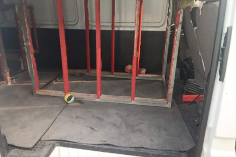 Used JMC Transit 2021 2.8T Space King Standard Version Long Wheelbase Mid-Height Roof Rear Single Tire 3-Seater Diesel China VI Emission Standard JX493 Left Rear Seat