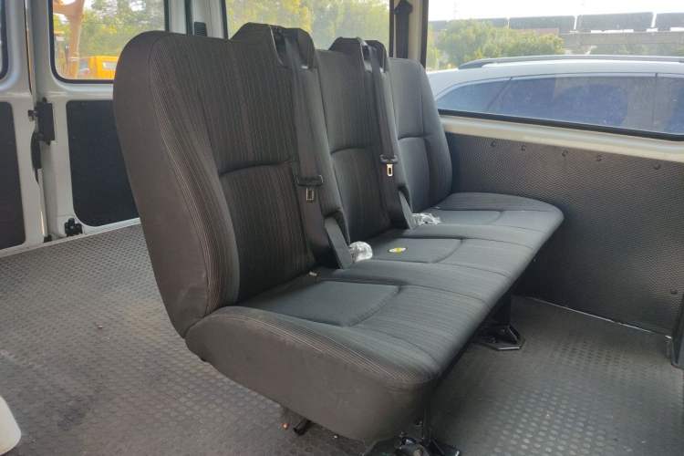 Used JMC Transit 2021 2.8T Space King Standard Version Short Wheelbase Mid-Height Roof 6-Seater Diesel Euro VI JX493 Left Rear Seat