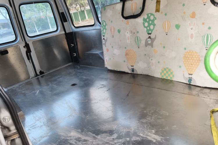 Used JMC Transit 2021 2.8T Space King Standard Version Long Wheelbase Mid-Height Roof Rear Single Tire – Step 6-Seater Diesel China VI Emission Standard JX493 Left Rear Seat