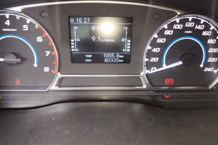 Used JMC Transit 2021 2.8T Space King Standard Version Short Wheelbase Mid-Height Roof 3-Seater Diesel Euro VI JX493 Odometer Close Up