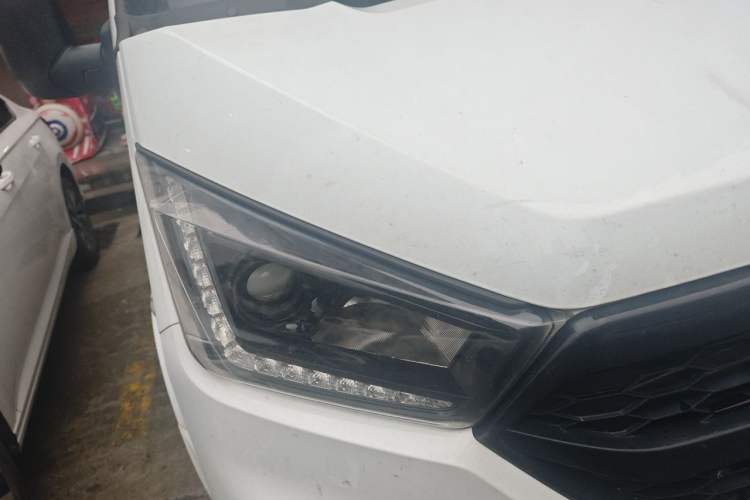 Used JMC Transit 2021 2.8T Space King Taurus Short Wheelbase Mid-Height 3-Seater Diesel Euro VI JX493 Right Front Headlight