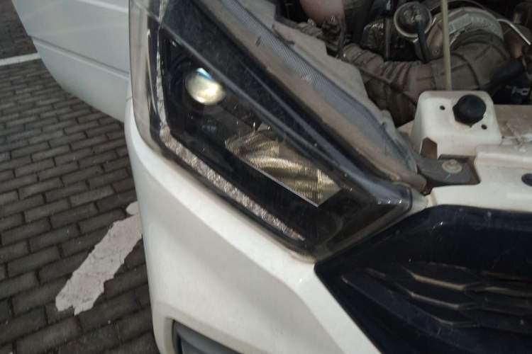 Used JMC Transit 2021 2.8T Space King Taurus Short Wheelbase Mid-Height 6-Seater Diesel Euro VI JX493 Right Front Headlight