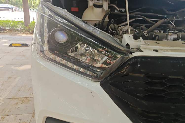 Used JMC Transit 2021 2.8T Space King Taurus Short Wheelbase Mid-Height 3-Seater Diesel Euro VI JX493 Right Front Headlight