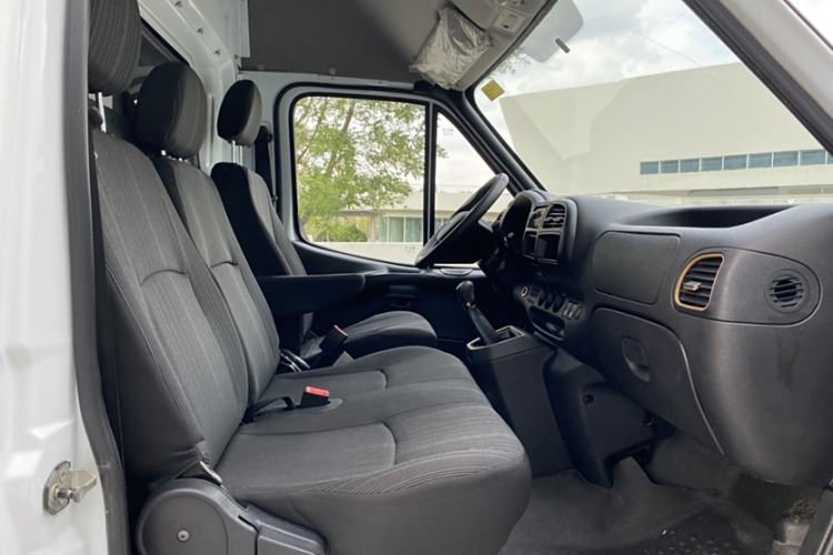Used JMC Transit 2021 2.8T Space King Taurus Short Wheelbase Mid-Height 3-Seater Diesel Euro VI JX493 Right Front Seat