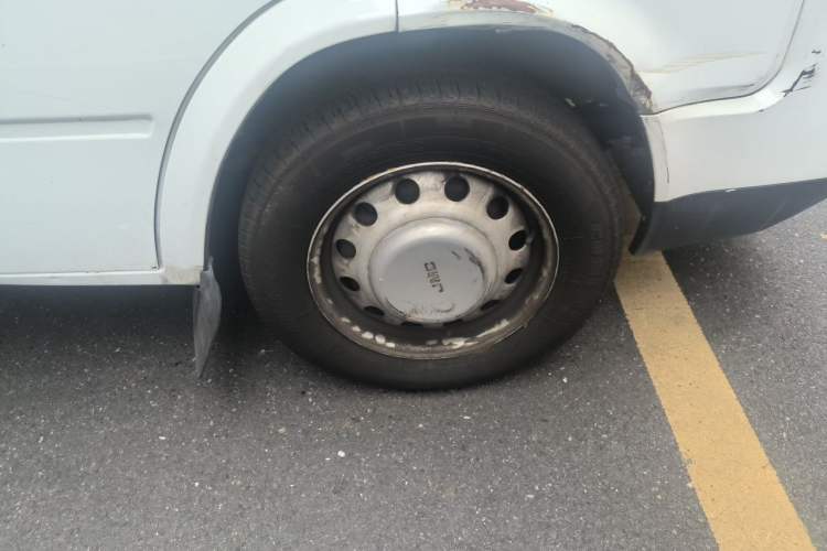 Used JMC Transit 2021 2.8T Space King Taurus Short Wheelbase Mid-Height 6-Seater Diesel Euro VI JX493 Right Front Wheel Hub