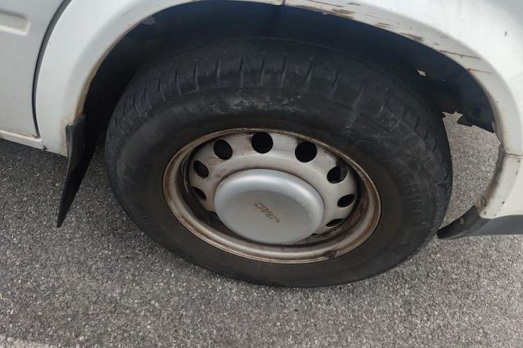 Used JMC Transit  Right Front Wheel Hub