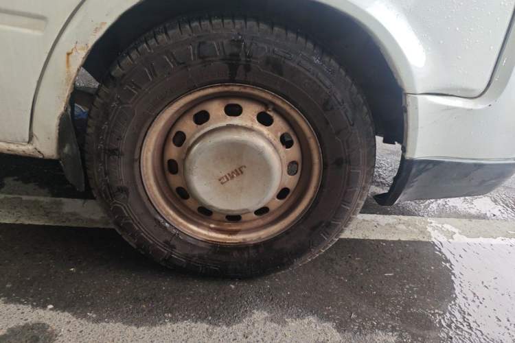 Used JMC Transit 2021 2.8T Space King Taurus Short Wheelbase Mid-Height 6-Seater Diesel Euro VI JX493 Right Front Wheel Hub