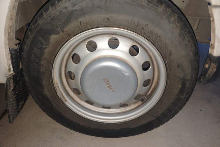 Used JMC Transit 2021 2.8T Space King Taurus Long Wheelbase Mid-Height Rear Single Tire – Step 6-Seater Diesel Euro VI JX493 Right Front Wheel Hub