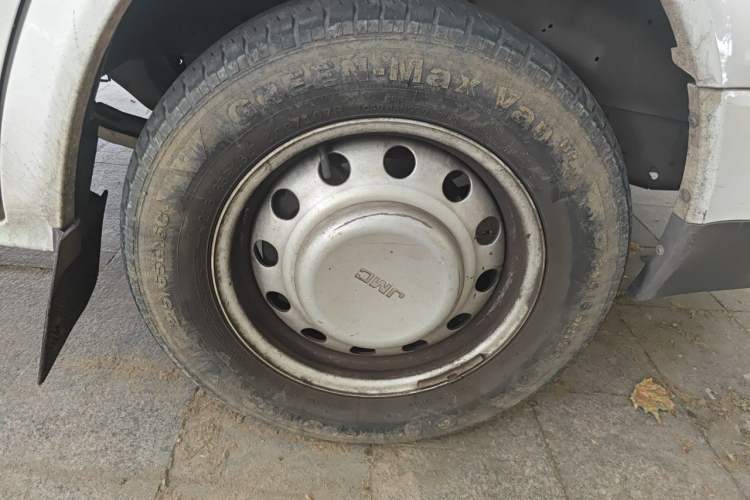 Used JMC Transit 2021 2.8T Space King Taurus Short Wheelbase Mid-Height 3-Seater Diesel Euro VI JX493 Right Front Wheel Hub