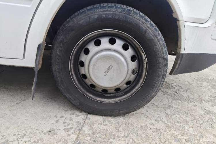 Used JMC Transit 2021 2.8T Space King Taurus Short Wheelbase Mid-Height 6-Seater Diesel Euro VI JX493 Right Front Wheel Hub
