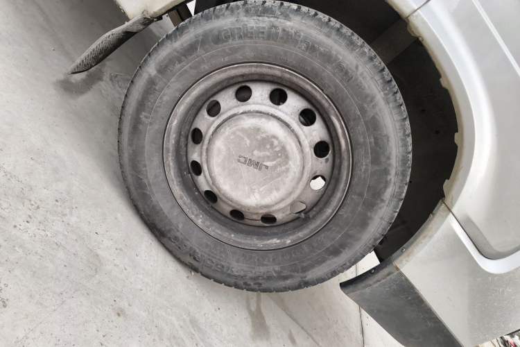 Used JMC Transit 2021 2.8T Space King Standard Version Long Wheelbase Mid-Height Roof Rear Single Tire – Step 6-Seater Diesel China VI Emission Standard JX493 Right Front Wheel Hub