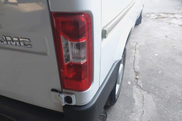 Used JMC Transit 2021 2.8T Space King Taurus Short Wheelbase Mid-Height 6-Seater Diesel Euro VI JX493 Right Rear Taillight