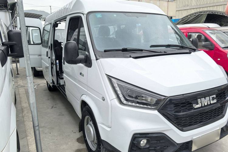 Used JMC Transit 2021 2.8T Space King Standard Version Long Wheelbase Mid-Height Roof Rear Single Tire – Step 6-Seater Diesel China VI Emission Standard JX493 Roof