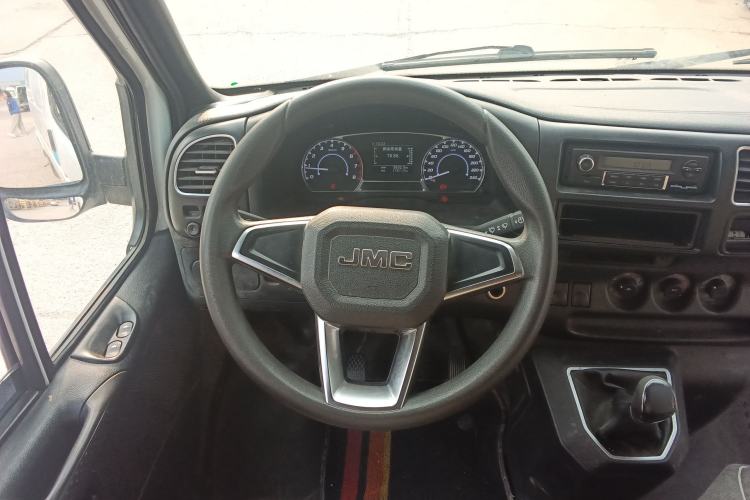 Used JMC Transit 2021 2.8T Space King Standard Version Long Wheelbase Mid-Height Roof Rear Single Tire 3-Seater Diesel China VI Emission Standard JX493 Steering Wheel