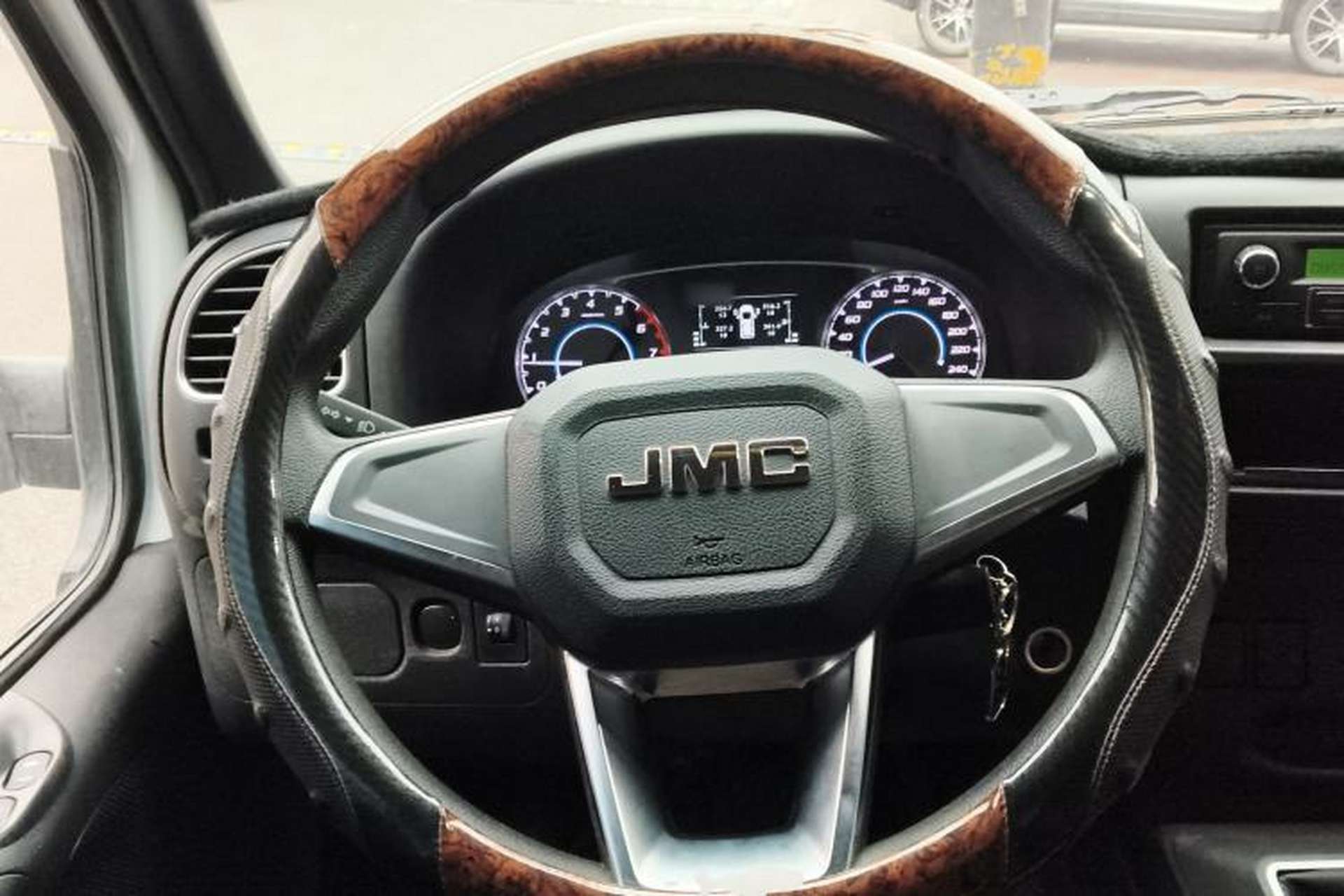 Used JMC Transit 2021 2.8T Space King Taurus Short Wheelbase Mid-Height 6-Seater Diesel Euro VI JX493 Steering Wheel