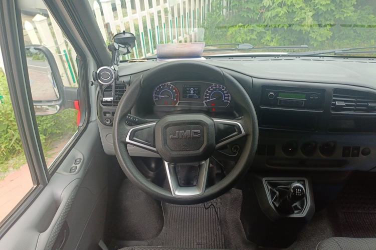 Used JMC Transit 2021 2.8T Space King Standard Version Short Wheelbase Mid-Height Roof 6-Seater Diesel Euro VI JX493 Steering Wheel