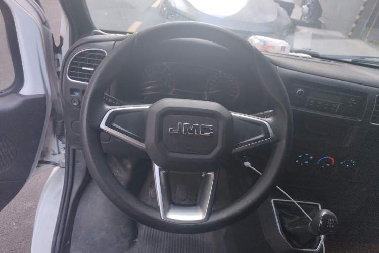 Used JMC Transit 2021 2.8T Space King Standard Version Short Wheelbase Mid-Height Roof 6-Seater Diesel Euro VI JX493 Steering Wheel