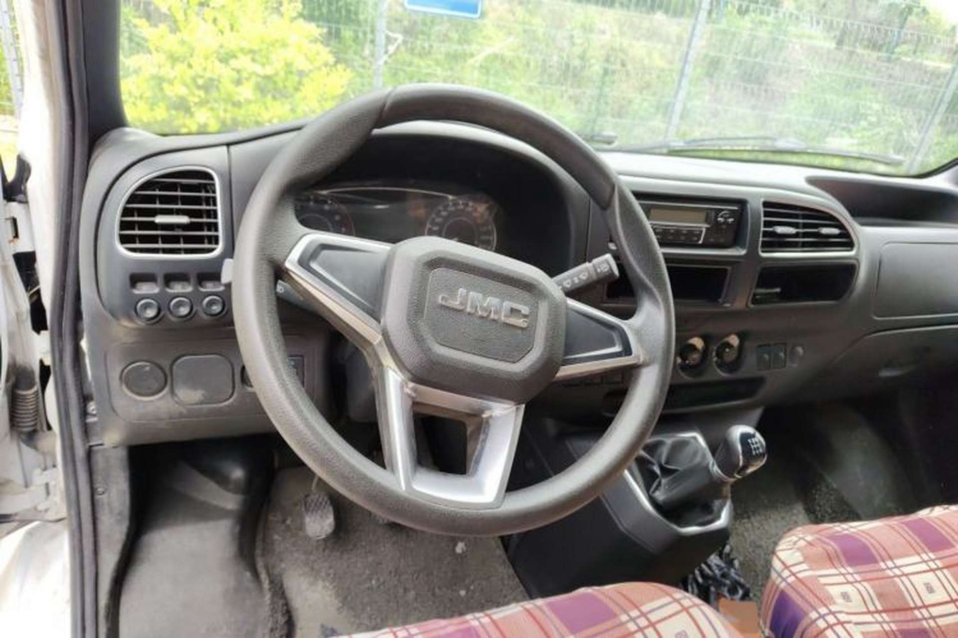 Used JMC Transit 2021 2.8T Space King Standard Version Short Wheelbase Mid-Height Roof 3-Seater Diesel Euro VI JX493 Steering Wheel