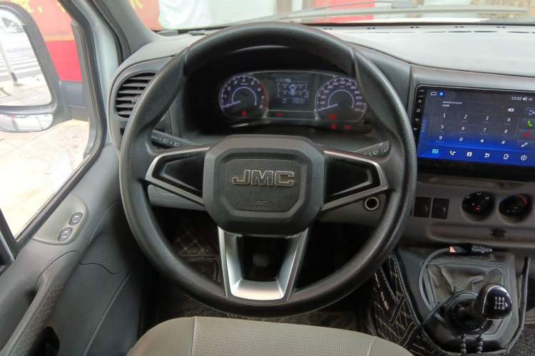 Used JMC Transit 2021 2.8T Space King Standard Version Short Wheelbase Mid-Height Roof 6-Seater Diesel Euro VI JX493 Steering Wheel