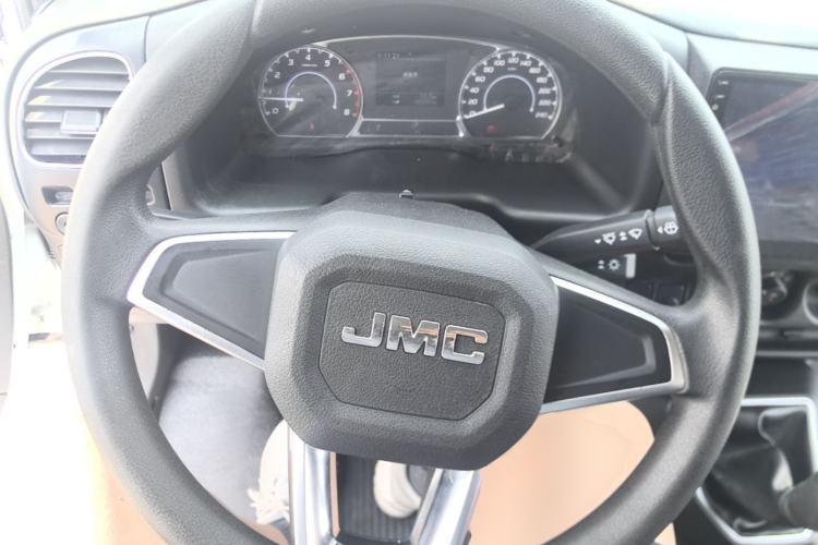 Used JMC Transit 2021 2.8T Space King Standard Version Short Wheelbase Mid-Height Roof 3-Seater Diesel Euro VI JX493 Steering Wheel