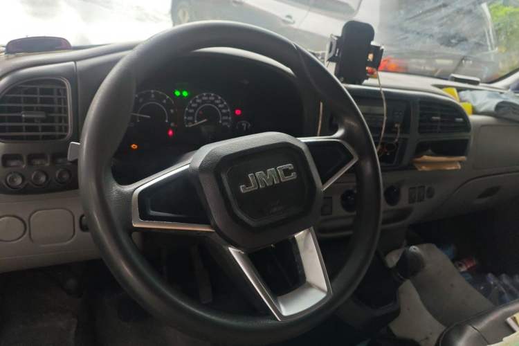 Used JMC Transit 2021 2.8T Space King Taurus Short Wheelbase Mid-Height 6-Seater Diesel Euro VI JX493 Steering Wheel