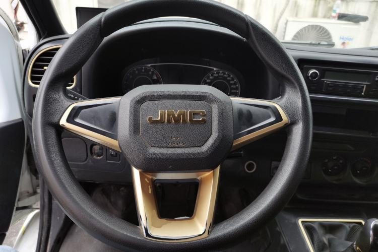 Used JMC Transit 2021 2.8T Space King Standard Version Short Wheelbase Mid-Height Roof 6-Seater Diesel Euro VI JX493 Steering Wheel