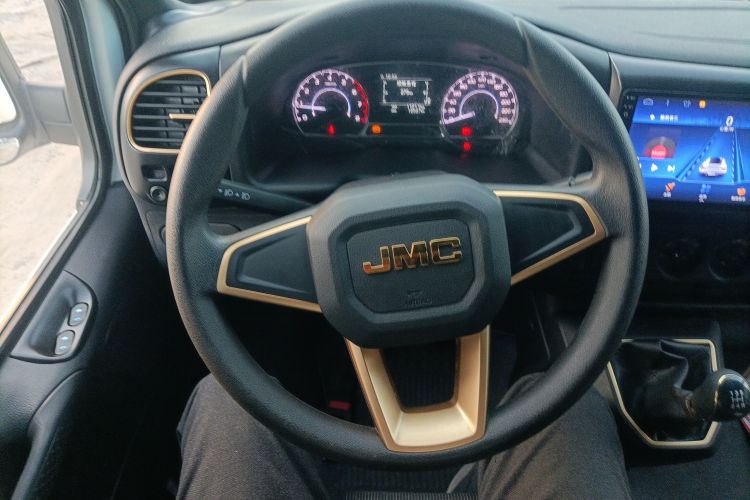 Used JMC Transit 2021 2.8T Space King Standard Version Short Wheelbase Mid-Height Roof 6-Seater Diesel Euro VI JX493 Steering Wheel
