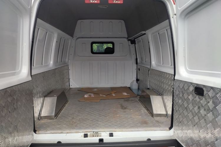 Used JMC Transit 2021 2.8T Space King Standard Version Short Wheelbase Mid-Height Roof 3-Seater Diesel Euro VI JX493 Trunk