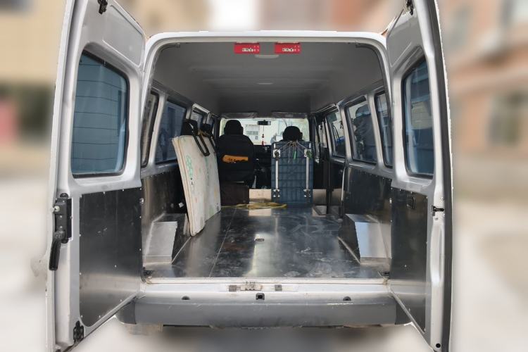 Used JMC Transit 2021 2.8T Space King Standard Version Long Wheelbase Mid-Height Roof Rear Single Tire – Step 6-Seater Diesel China VI Emission Standard JX493 Trunk