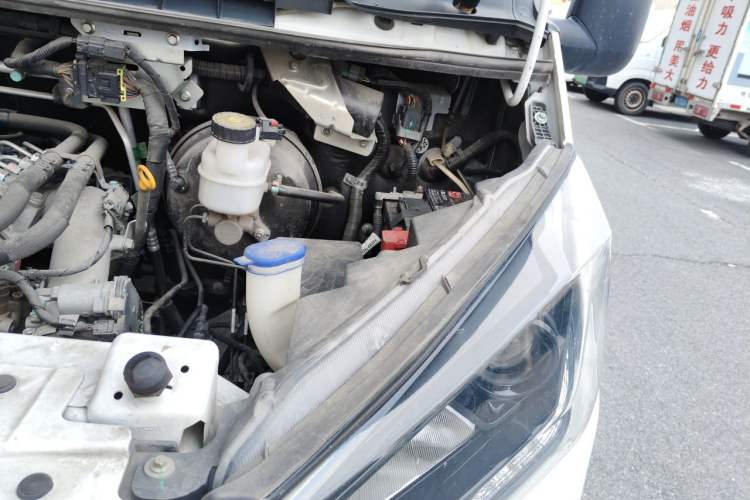 Used JMC Transit  Engine Bay Left