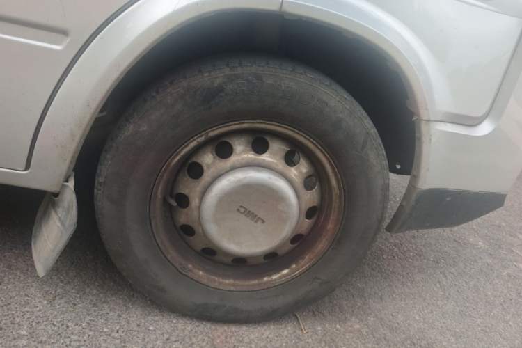Used JMC Transit  Right Front Wheel Hub