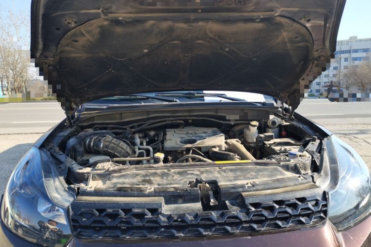 Used JMC Yuhu 3 2018 2.5T Diesel Two-Wheel Drive Advanced Version with Long Wheelbase Engine Bay