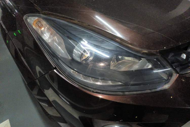 Used JMC Yuhu 3 2018 2.5T Diesel Two-Wheel Drive Advanced Version Standard Wheelbase Exterior 6