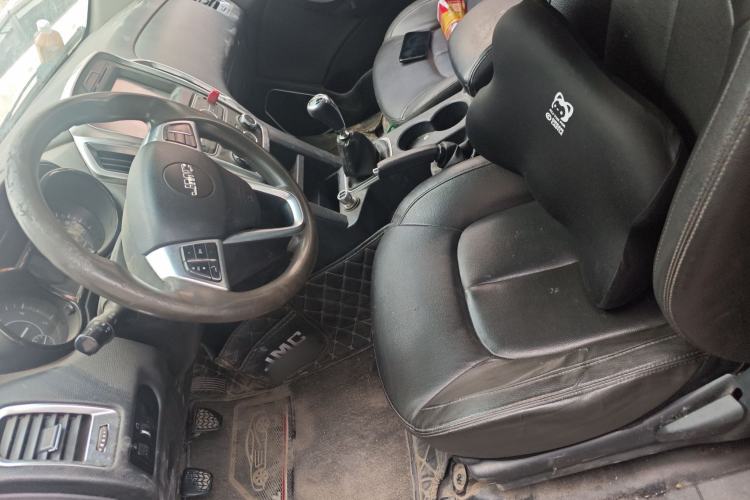 Used JMC Yuhu 3 2018 2.5T Diesel Two-Wheel Drive Advanced Version with Long Wheelbase Left Front Seat