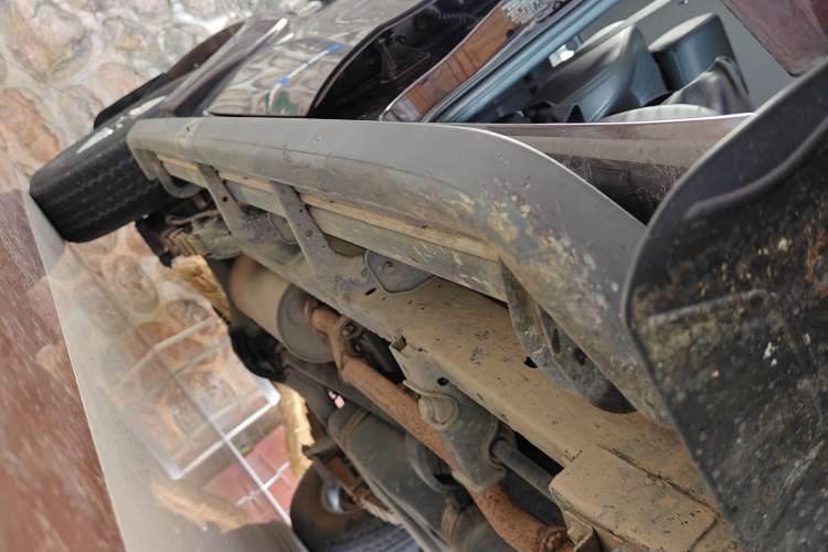 Used JMC Yuhu 3 2018 2.5T Diesel Two-Wheel Drive Advanced Version Standard Wheelbase Right Side Sill