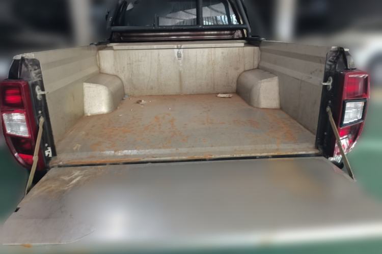 Used JMC Yuhu 3 2018 2.5T Diesel Two-Wheel Drive Advanced Version with Long Wheelbase Trunk
