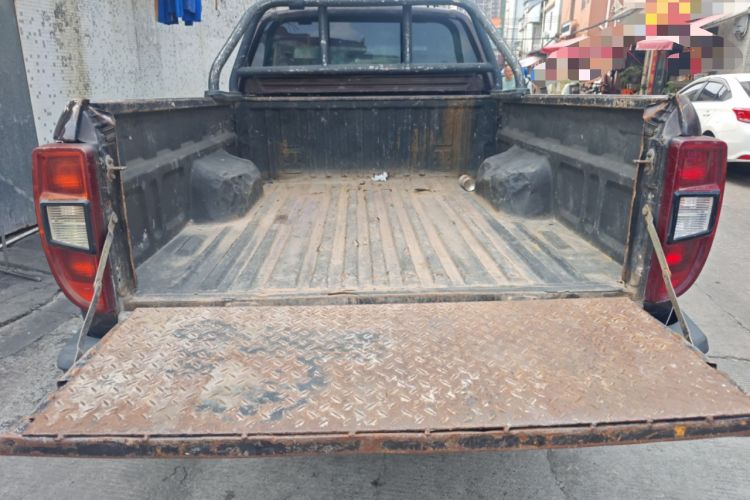 Used JMC Yuhu 3 2018 2.5T Diesel Two-Wheel Drive Advanced Version with Long Wheelbase Trunk