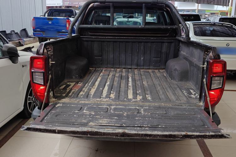 Used JMC Yuhu 3 2018 2.5T Diesel Two-Wheel Drive Advanced Version Standard Wheelbase Trunk