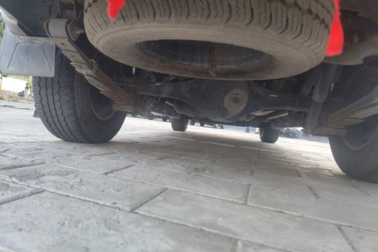 Used JMC Yuhu 3 2018 1.8T Gasoline Two-Wheel Drive Advanced Edition Standard Wheelbase Chassis Rear