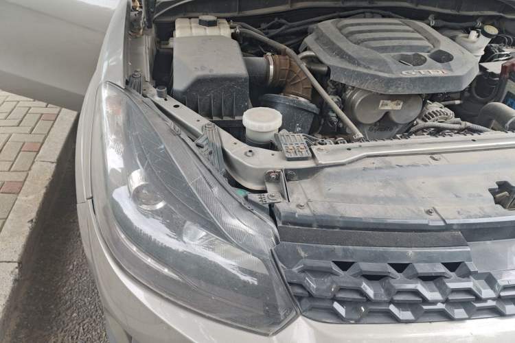 Used JMC Yuhu 3 2018 1.8T Gasoline Two-Wheel Drive Advanced Edition Standard Wheelbase Engine Bay Right