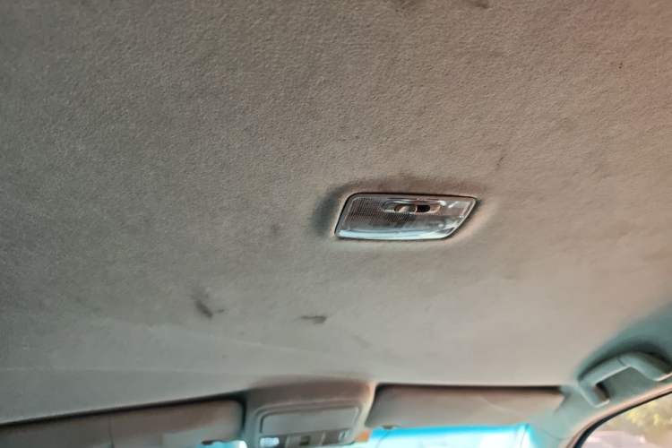 Used JMC Yuhu 3 2018 1.8T Gasoline Two-Wheel Drive Advanced Edition Standard Wheelbase Headliner
