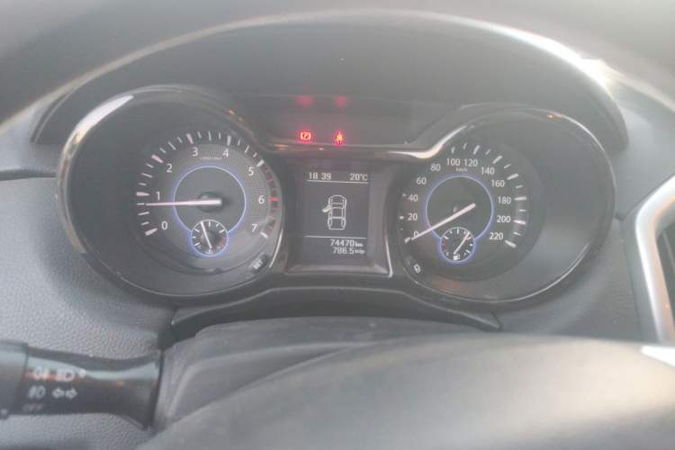 Used JMC Yuhu 3 2018 1.8T Gasoline Two-Wheel Drive Advanced Edition Standard Wheelbase Instrument Cluster