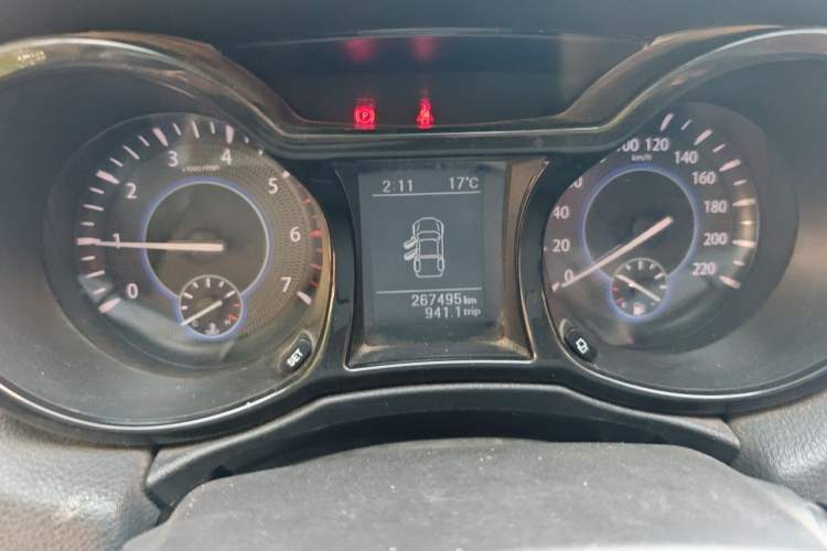 Used JMC Yuhu 3 2018 1.8T Gasoline Two-Wheel Drive Advanced Edition Standard Wheelbase Instrument Cluster